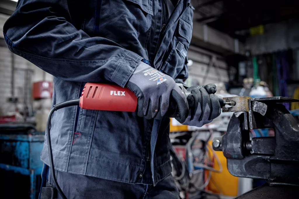 استفاده از سنگ فرز مستقیم DGE 8-32 flex در صنایع